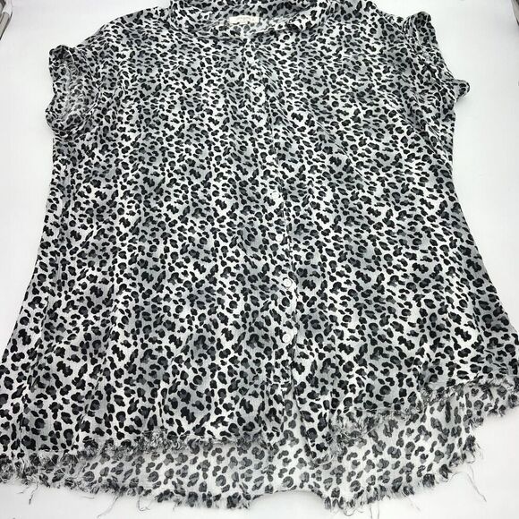 Umgee + Leopard Print Black Gray Blouse Size XL Frayed Hem Rayon - Picture 1 of 4